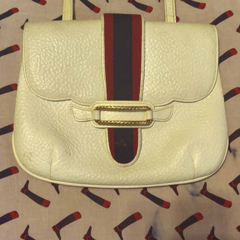 Gorgeous Gucci ultra rare 60's vintage bag clutch in GVC!